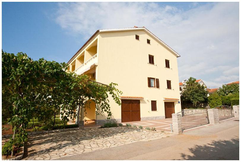 Apartment & Room Dinka, Krk Krk Town Exterior foto