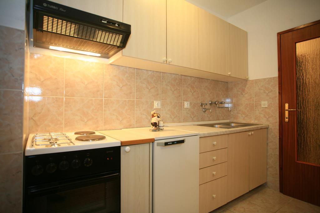 Apartment & Room Dinka, Krk Krk Town Exterior foto