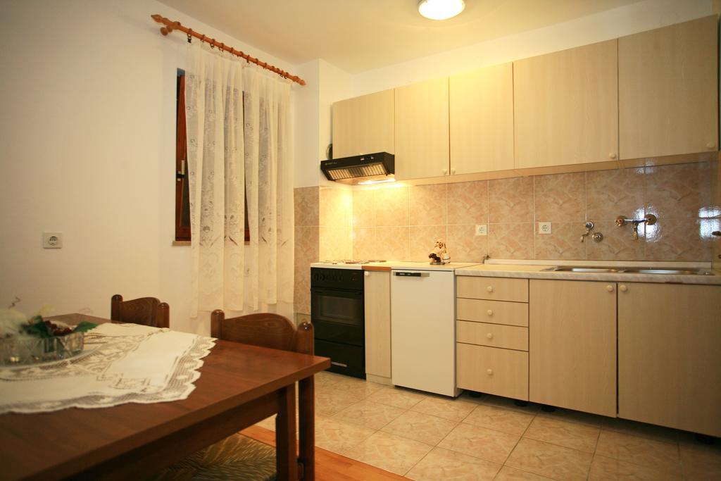 Apartment & Room Dinka, Krk Krk Town Exterior foto